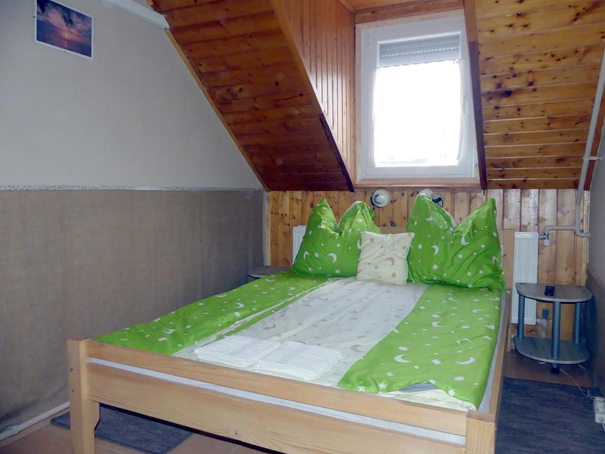 Hepphaz Apartment *