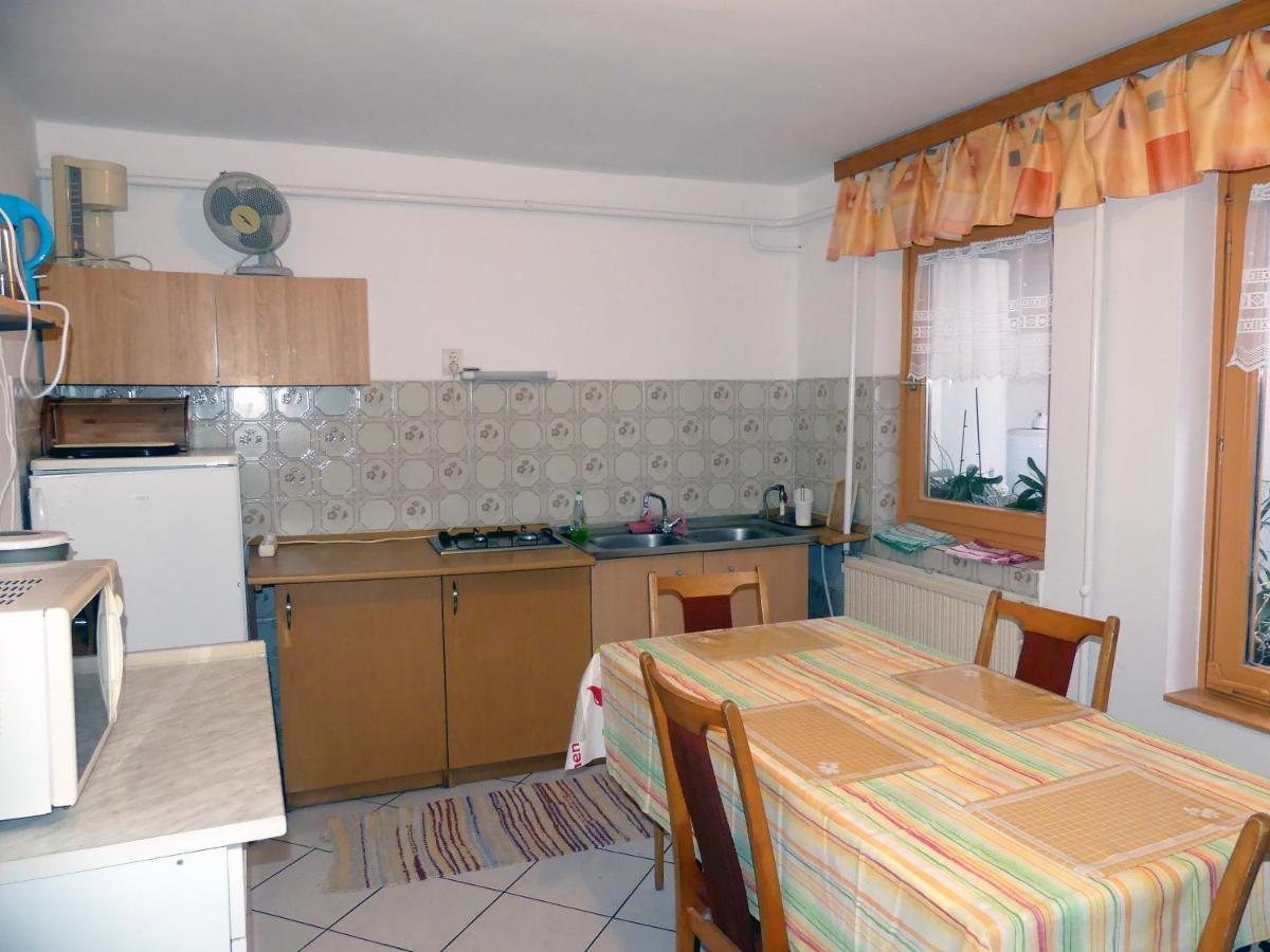 Hepphaz Apartment