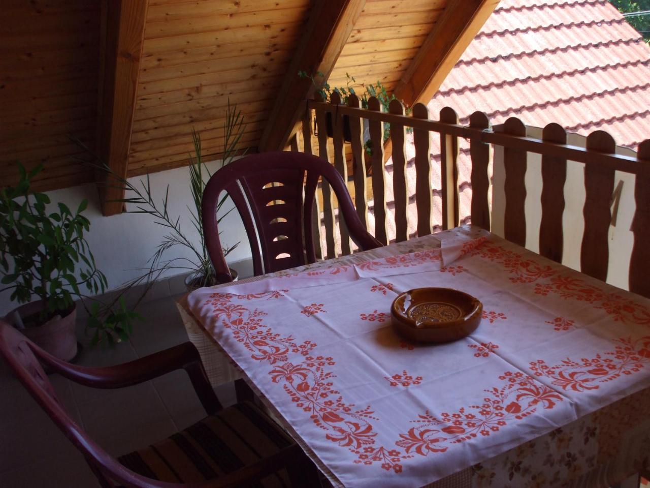 Hepphaz Apartment *